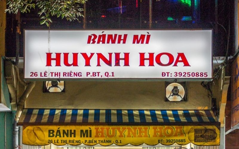 Bánh mì Huỳnh Hoa - địa điểm phải ghé khi đến Sài Gòn