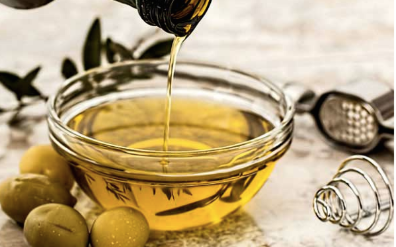 Dầu olive còn giúp làm đẹp và sáng da