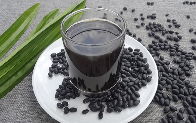 Nên dùng nước đậu đen tối đa 2 ly cho 1 ngày để đảm bảo sức khỏe