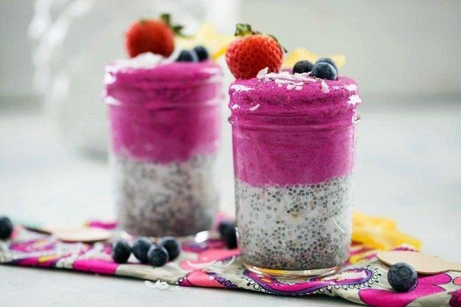 Smoothies trái cây hạt chia