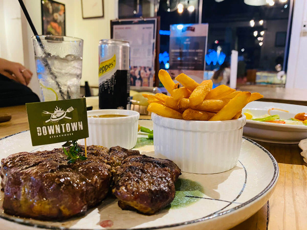 downtown-steakhouse-nguyen-hue-review.jpg