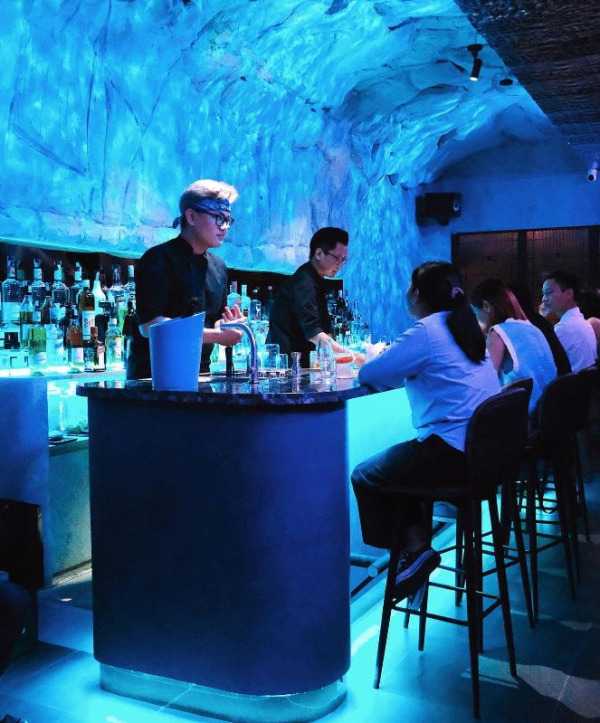 element-bar-saigon-hidden-bar-cocktail-style-vintage-63a40b3fcd4ce.jpg