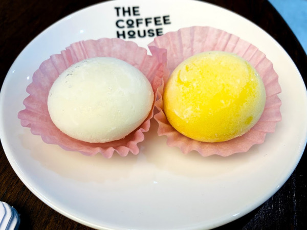 nice-mochi-kem-the-coffee-house-tan-bin-60bc3feda2cb7.jpg