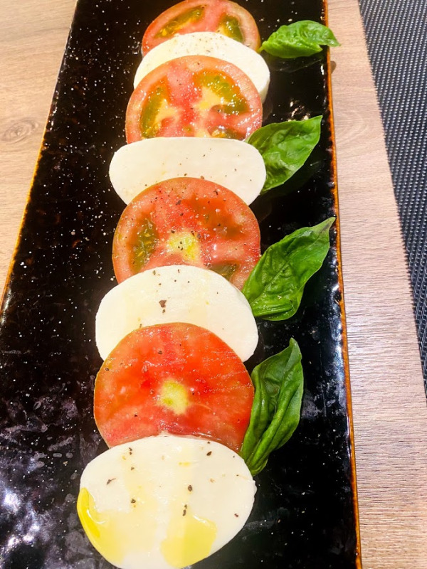 nice-tomatoes-salad-60bc3c7c79b56.jpg