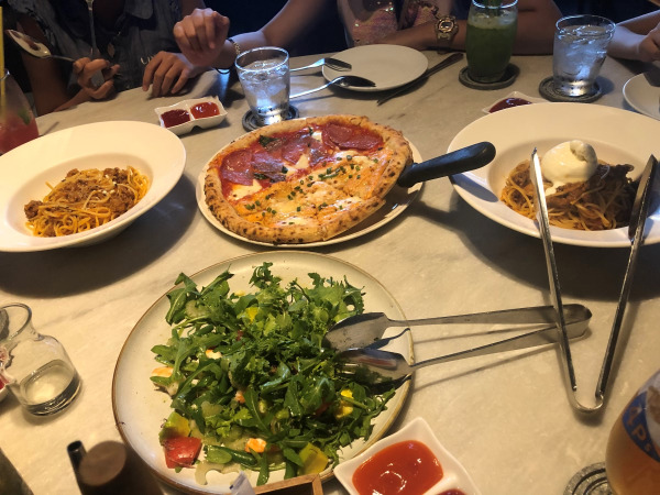 rat-thich-view-o-day-pizza-4p-s-phu-my-hung-639aa35c39b6e.jpg