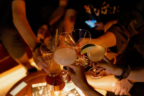 yen-tinh-bar-62f9705d689a5.jpg