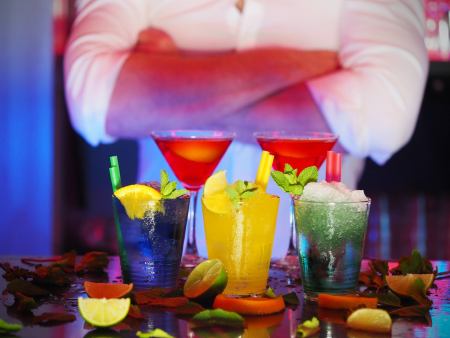 Cocktail là gì? Điểm qua top 10 loại cocktail trứ danh thế giới