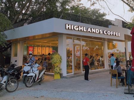 Top 4 cửa hàng Highlands Coffee có view đẹp nhất Sài Gòn