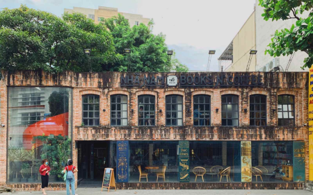 Những quán cà phê bình yên và tĩnh mịch giữa lòng Sài Gòn náo nhiệt