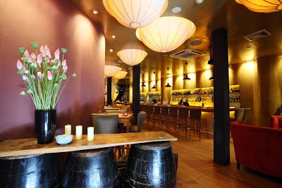 xu-restaurant-lounge-1.jpg