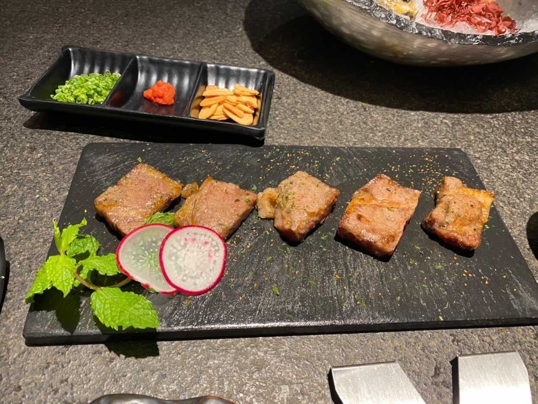 Yen Sushi & Sake Pub - 2