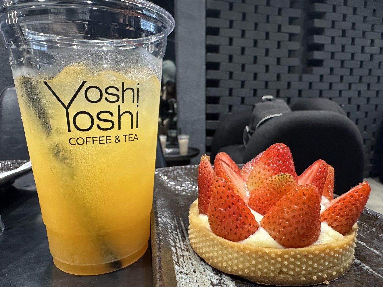 YoshiYoshi Coffee & Tea - 1